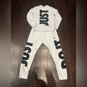 Nike Men’s White and Black Jogger Set